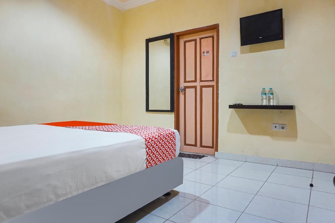 Oyo 90923 Makassar Cottage Balangberu エクステリア 写真