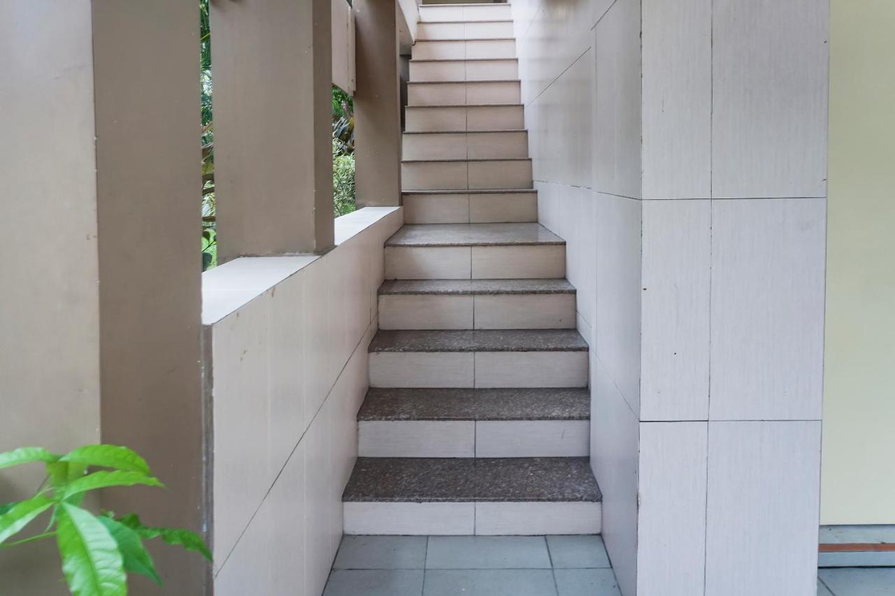 Oyo 90923 Makassar Cottage Balangberu エクステリア 写真